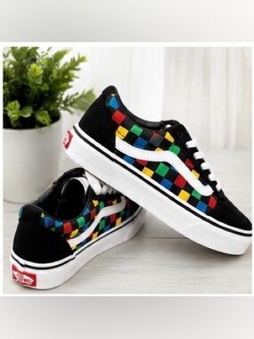 Vans Old Skool Rainbow Checkerboard Sneakers NWOT Size 6Y / Women's 8